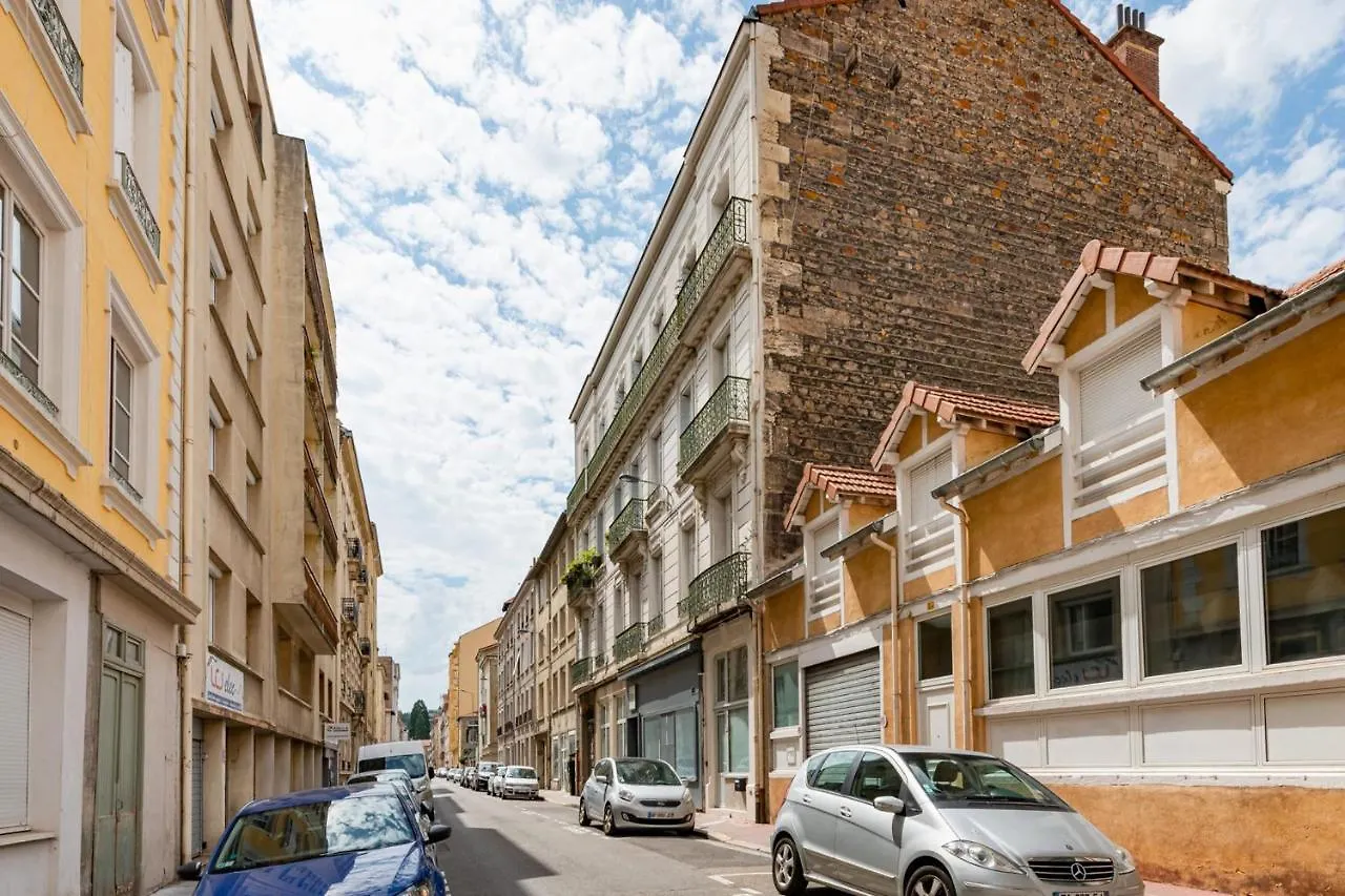 APPARTHOTEL le Charmant Saint-Etienne  Saint-Etienne (Loire)