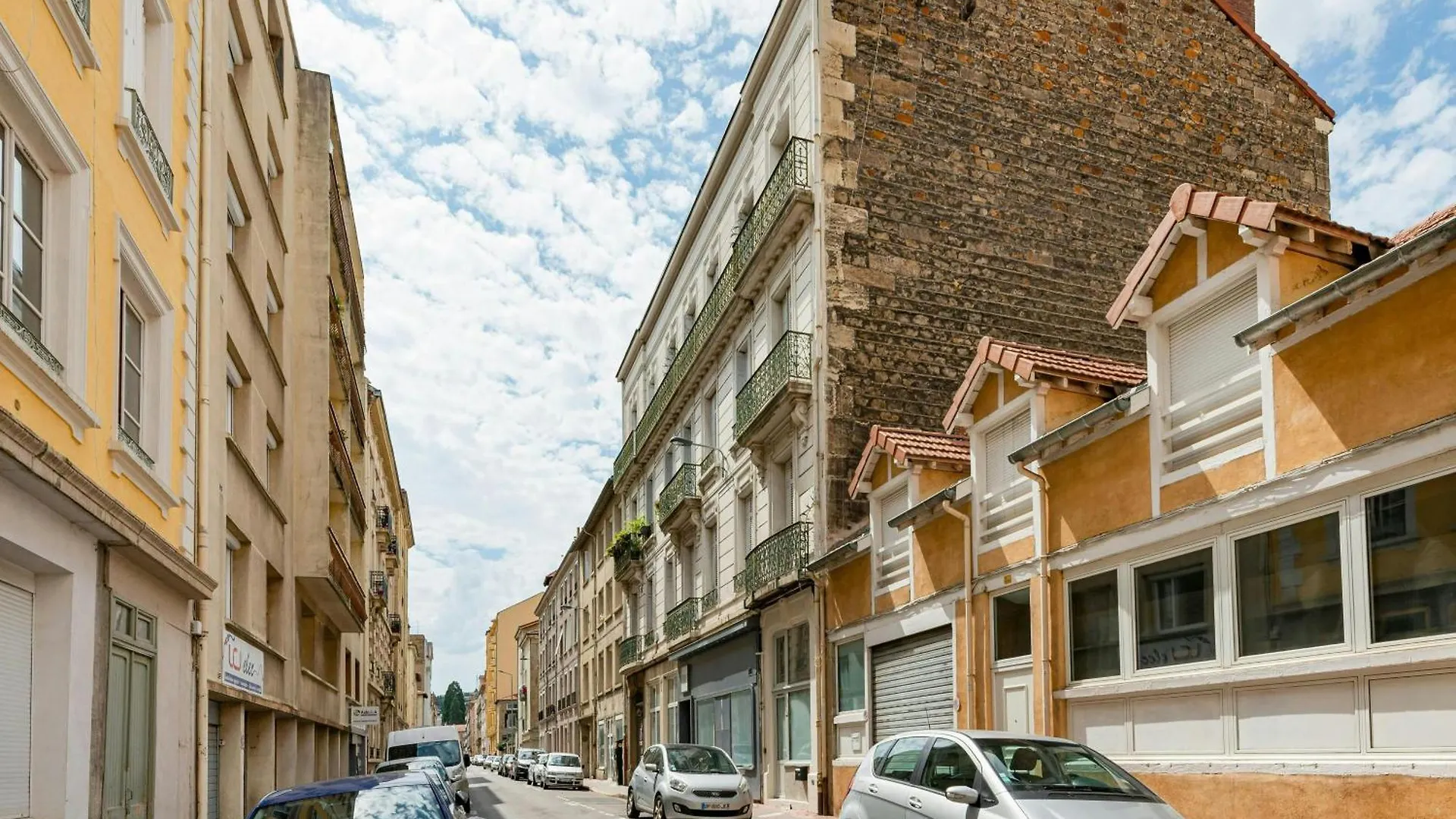 APPARTHOTEL le Charmant Saint-Etienne  Saint-Etienne (Loire)